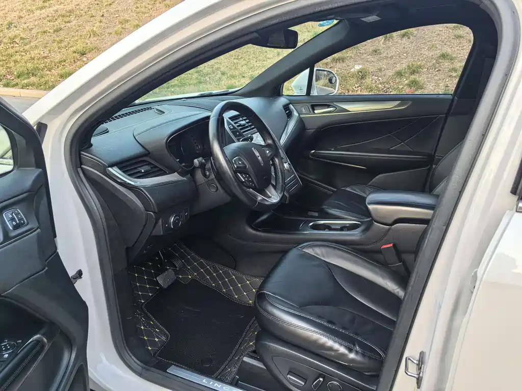 Lincoln MKC 2017 2.0T 2WD Exclusive Edition купить на сайте DeffCars