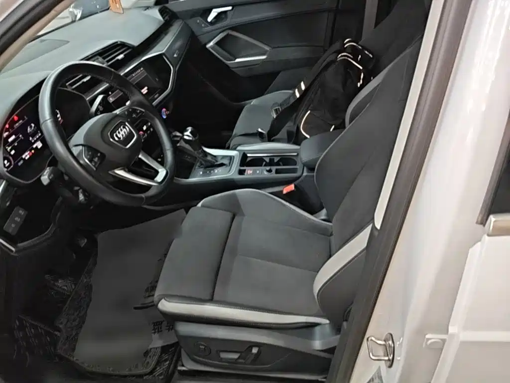Audi Q3 2022 35 TFSI aggressive and dynamic model купить на сайте DeffCars