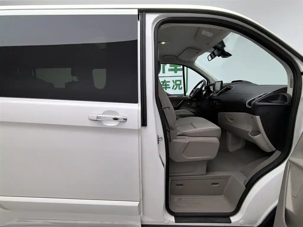 Tourio 2017 2.0T automatic refined version купить на сайте DeffCars