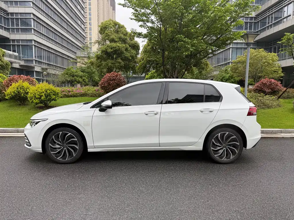 Golf 2021 280TSI DSG Pro First Edition купить на сайте DeffCars