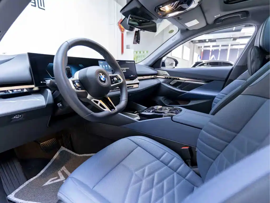 BMW 5 Series 2024 530Li Exclusive M Sports Package купить на сайте DeffCars