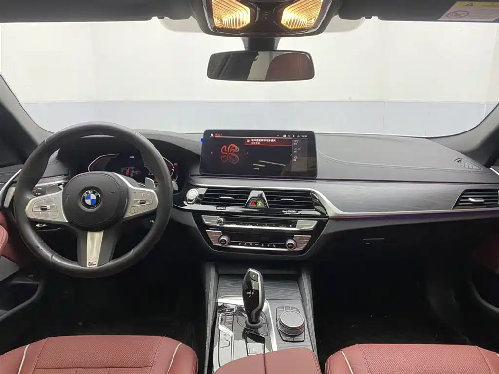 BMW 5 Series 2023 530Li Leading M Sports Package купить на сайте DeffCars
