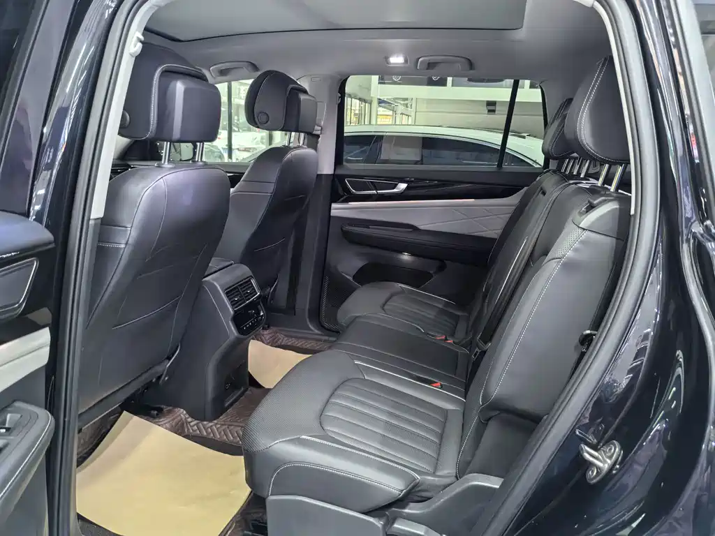 Touron 2023 380TSI four-wheel drive luxury version купить на сайте DeffCars
