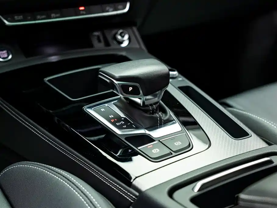 Audi Q5L 2024 40 TFSI luxury and dynamic model купить на сайте DeffCars