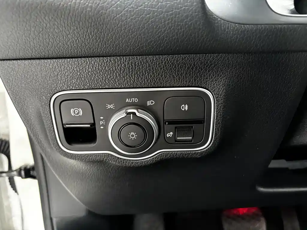 Mercedes-Benz GLB 2025 GLB 220 Fashion Model купить на сайте DeffCars