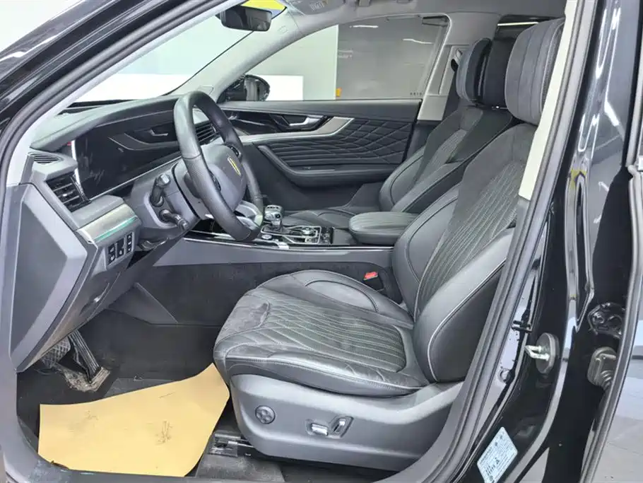 Hongqi HS5 2022 2.0T Zhilian Qixiang four-wheel drive version купить на сайте DeffCars