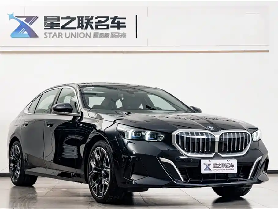 BMW 5 Series 2025 530Li Exclusive M Sports Package купить на сайте DeffCars