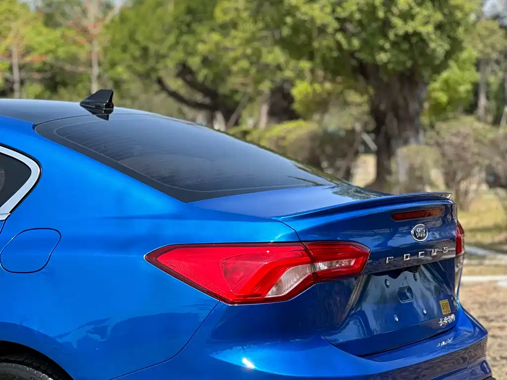 Focus 2021 Sedan EcoBoost 180 Automatic ST Line купить на сайте DeffCars