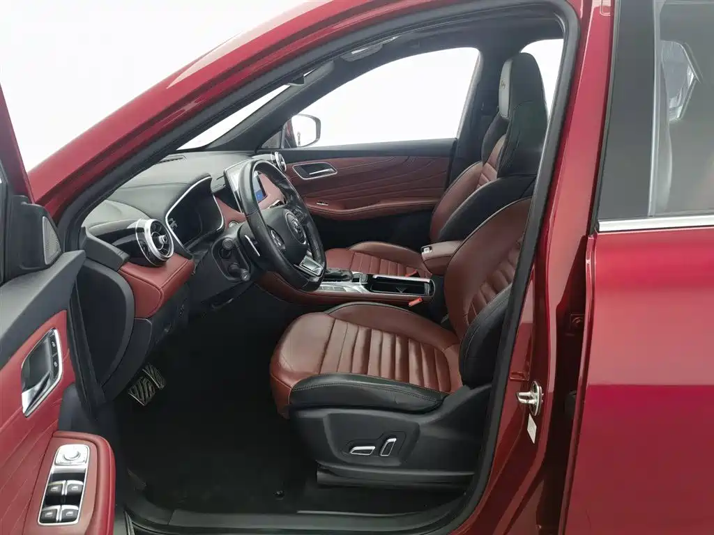 MG HS 2018 30T automatic four-wheel drive Trophy hormone super combustion version National V купить на сайте DeffCars