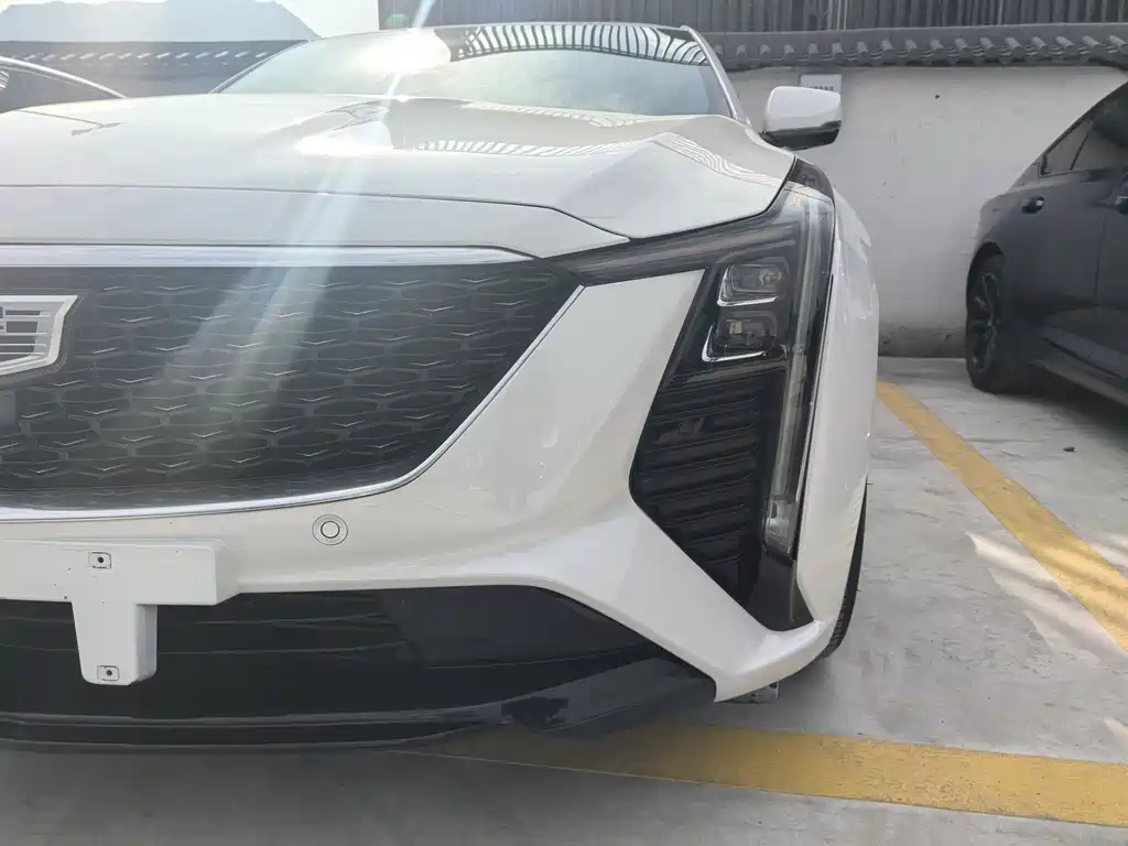 Cadillac CT5 2024 28T Luxury Pro купить на сайте DeffCars