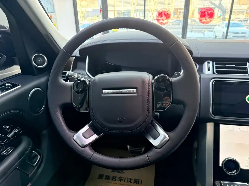 Range Rover 2022 3.0 L6 400PS Legendary Extended Classic Edition купить на сайте DeffCars