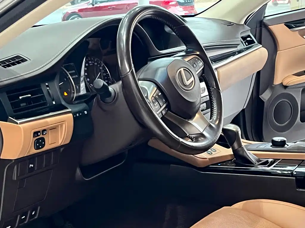 Lexus ES 2015 200 Elite Edition купить на сайте DeffCars