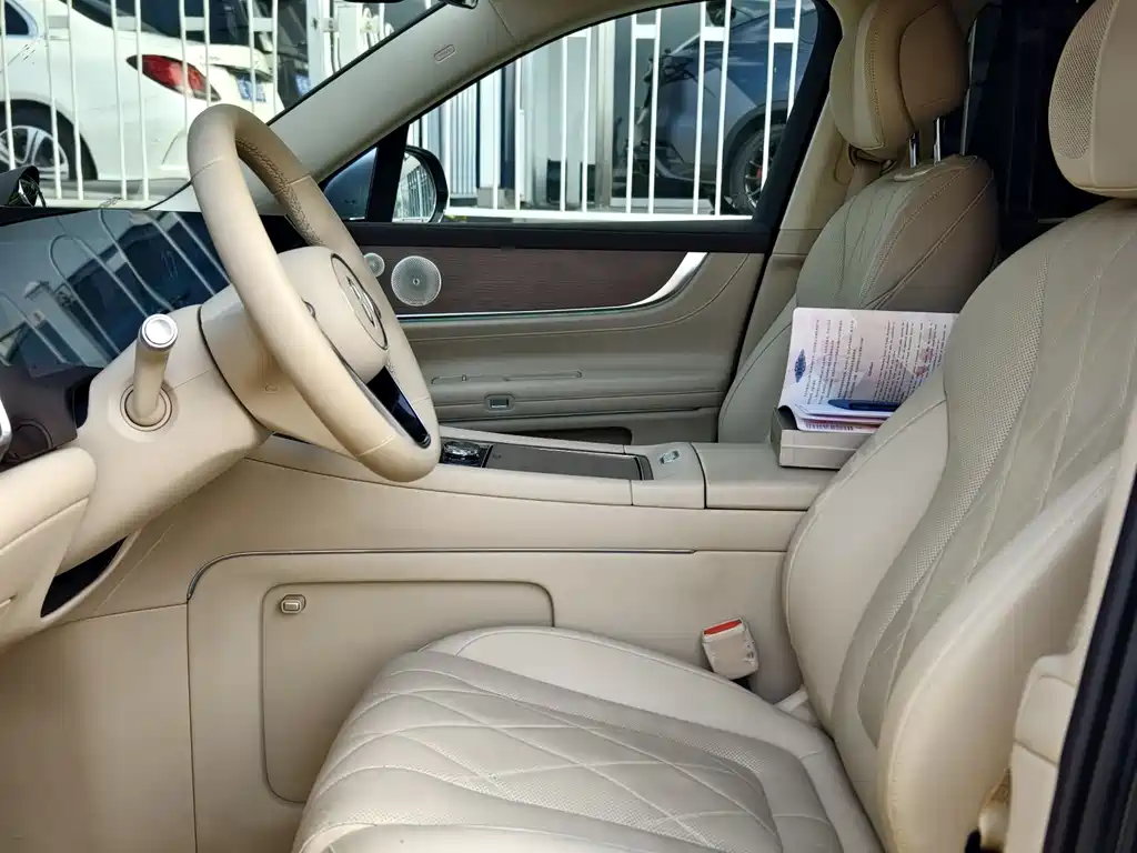 Wenjie M9 2024 extended range Ultra version 42kWh 6-seater version купить на сайте DeffCars