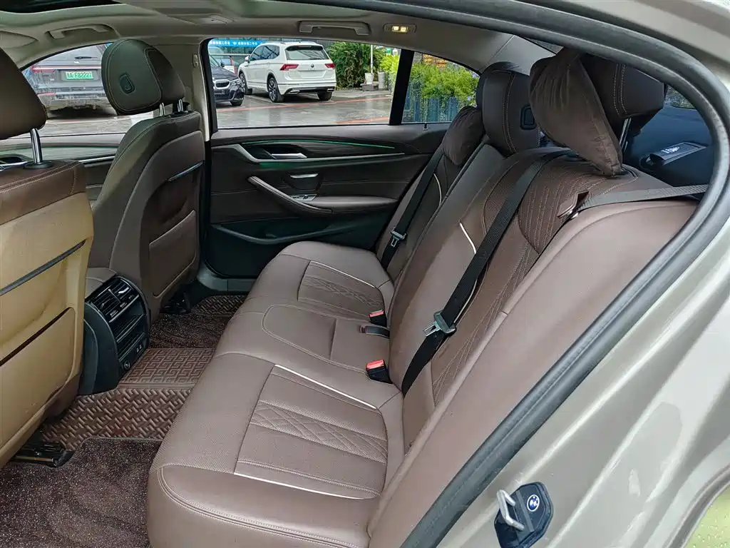 BMW 5 Series New Energy 2021 535Le Luxury Package купить на сайте DeffCars