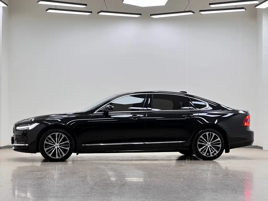 Volvo S90 2024 B5 Zhiyi Luxury Edition купить на сайте DeffCars