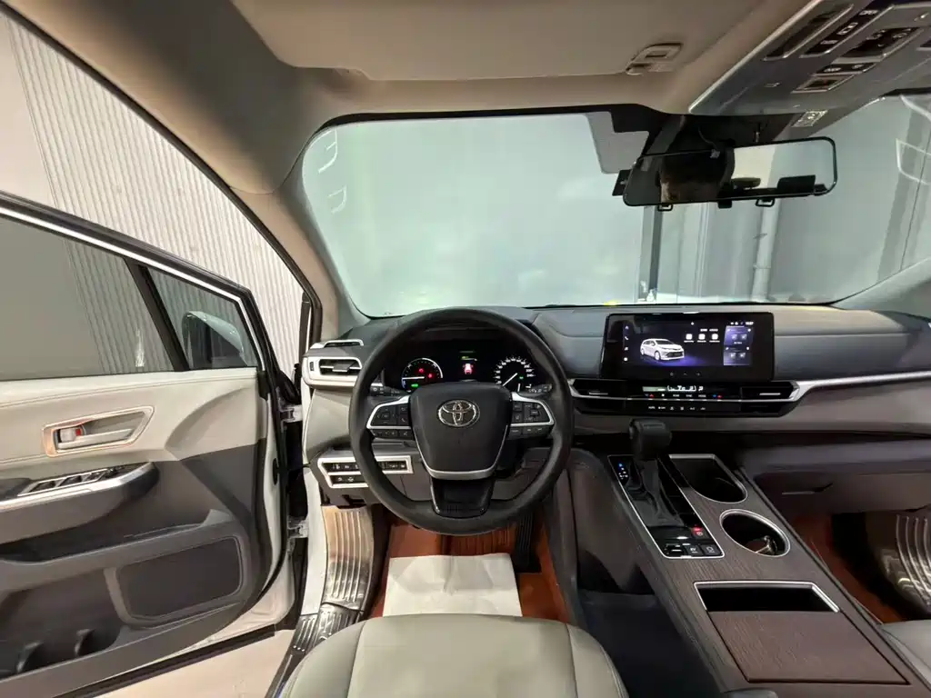 SIENNA 2024 2.5L Hybrid Comfort Edition купить на сайте DeffCars