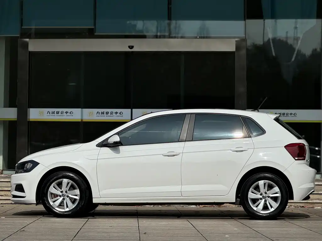Polo 2021 Plus 1.5L Automatic Panoramic Enjoyment Edition купить на сайте DeffCars