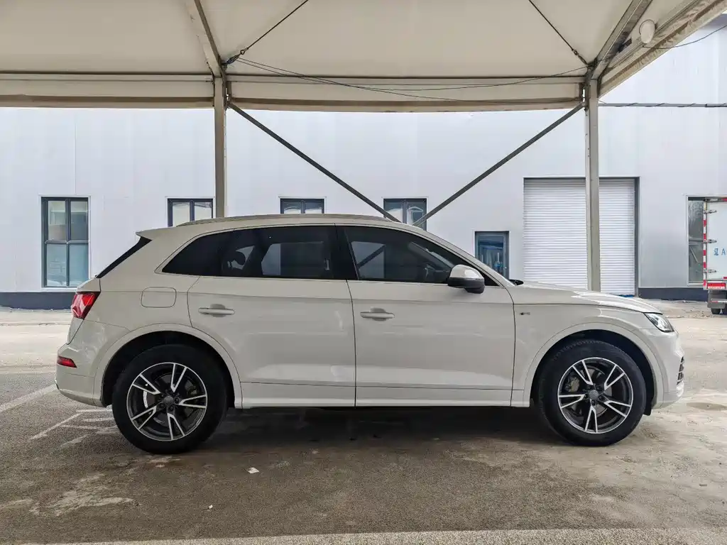 Audi Q5L 2018 45 TFSI Exclusive Fashion Model National VI купить на сайте DeffCars