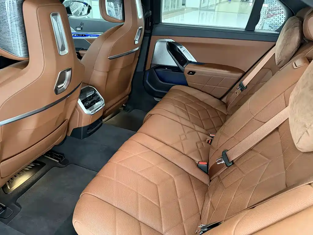 BMW 7 Series 2023 740Li Exclusive M Sports Package купить на сайте DeffCars