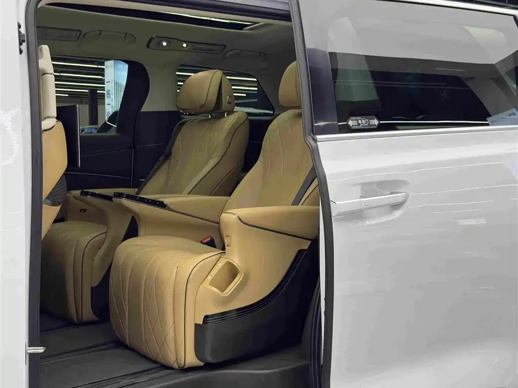 Denza D9 2024 DM-i 980 4WD Flagship купить на сайте DeffCars