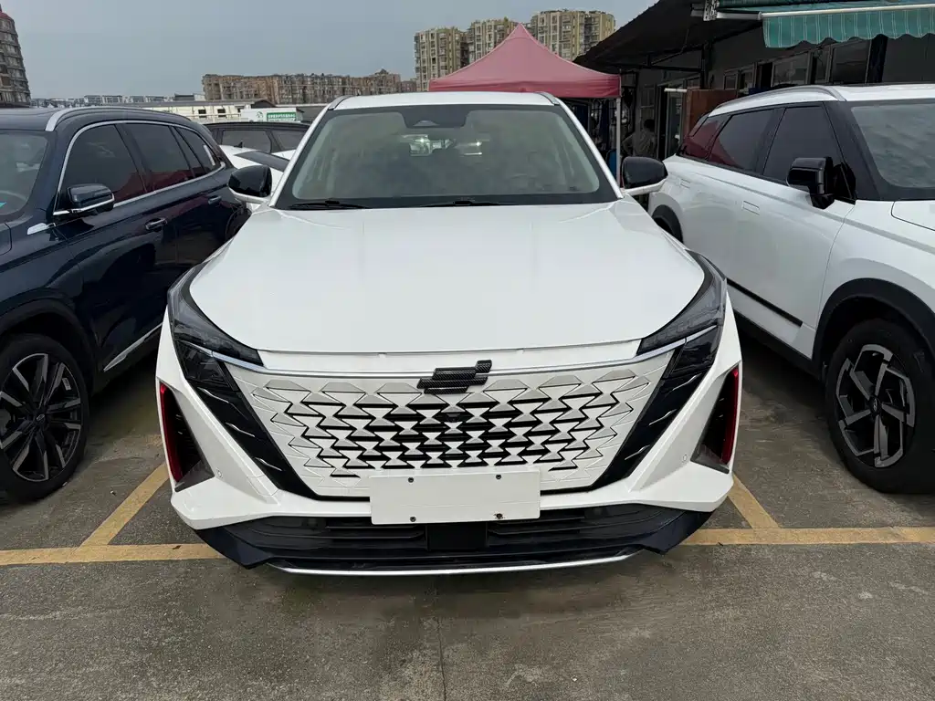 Changan Auchan Z6 2023 Blue Whale 1.5T DCT smart collar model купить на сайте DeffCars