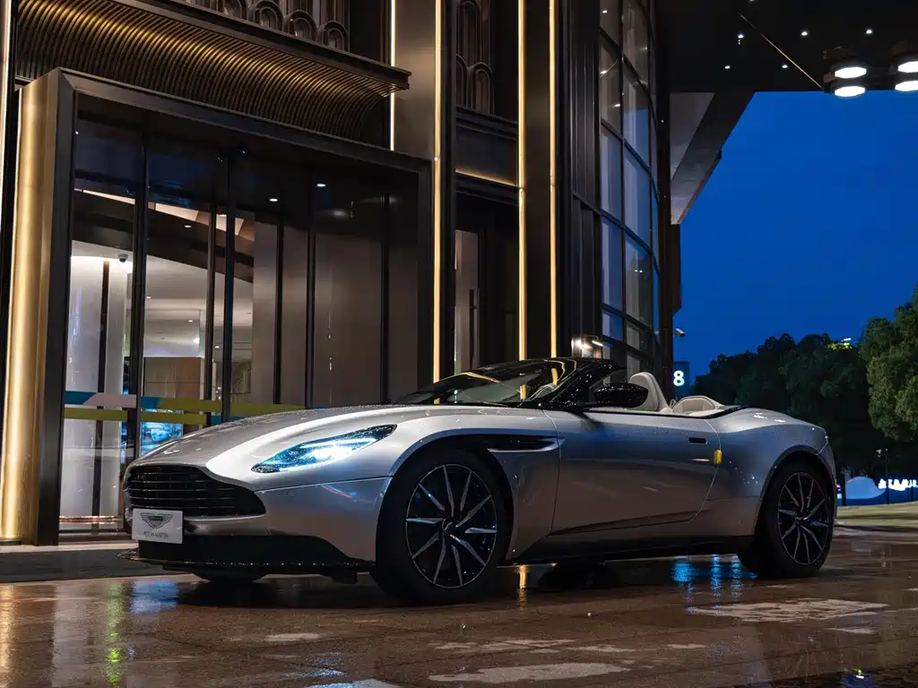 Astonmartin DB11 2023 4.0T V8 Volante купить на сайте DeffCars