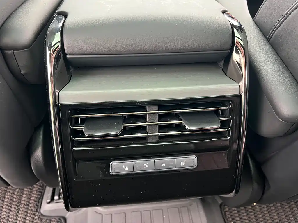 Range Rover Sport 2025 400PS Dynamic SE купить на сайте DeffCars