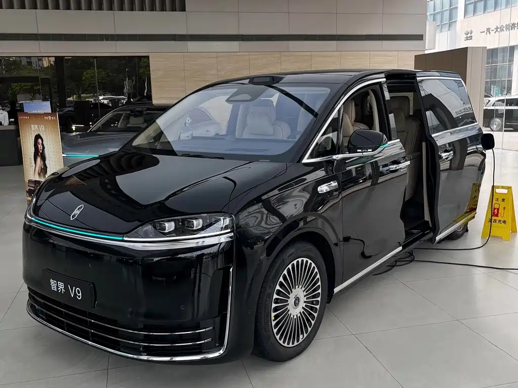 Luxeed V9 2026 Ultra купить на сайте DeffCars