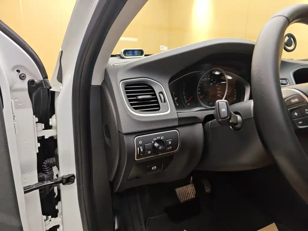 Volvo S60 2018 S60L T3 Smart Edition купить на сайте DeffCars