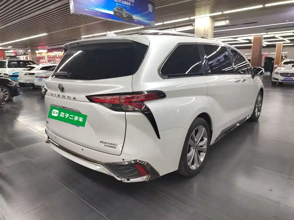 SIENNA 2023 2.5L Hybrid Platinum Edition купить на сайте DeffCars