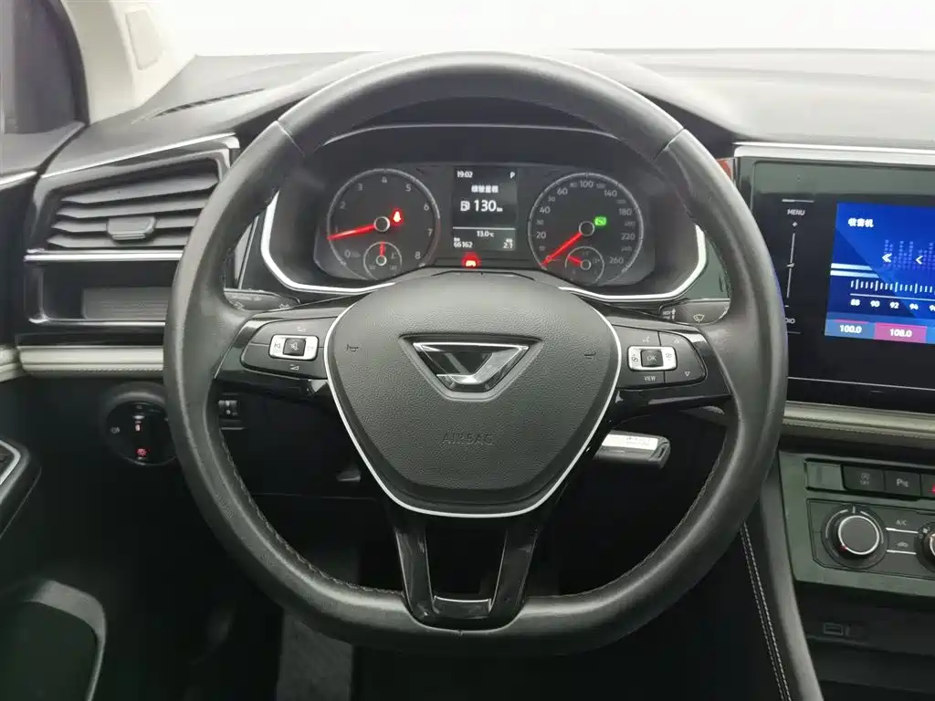 Jetta VS7 2023 280TSI automatic aggressive version купить на сайте DeffCars