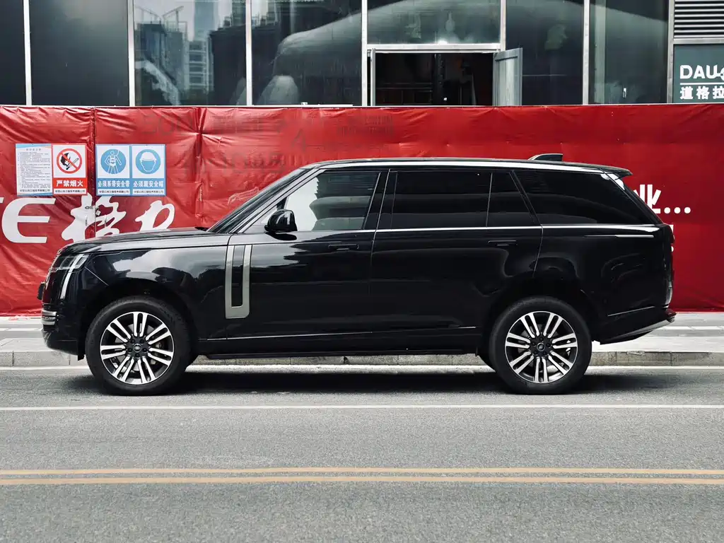 Range Rover 2023 3.0 L6 400PS Extended Edition купить на сайте DeffCars