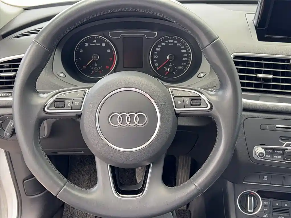 Audi Q3 2018 30th Anniversary Model 30 TFSI Fashion Model купить на сайте DeffCars