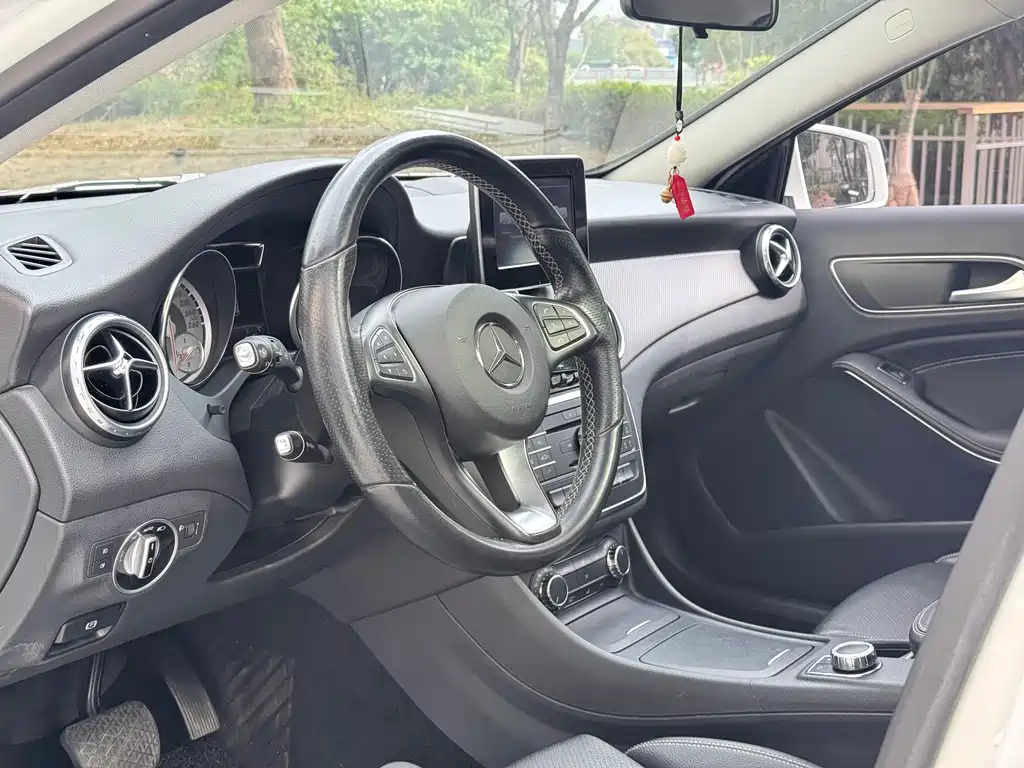 Mercedes-Benz GLA 2016 GLA 200 Dynamic купить на сайте DeffCars