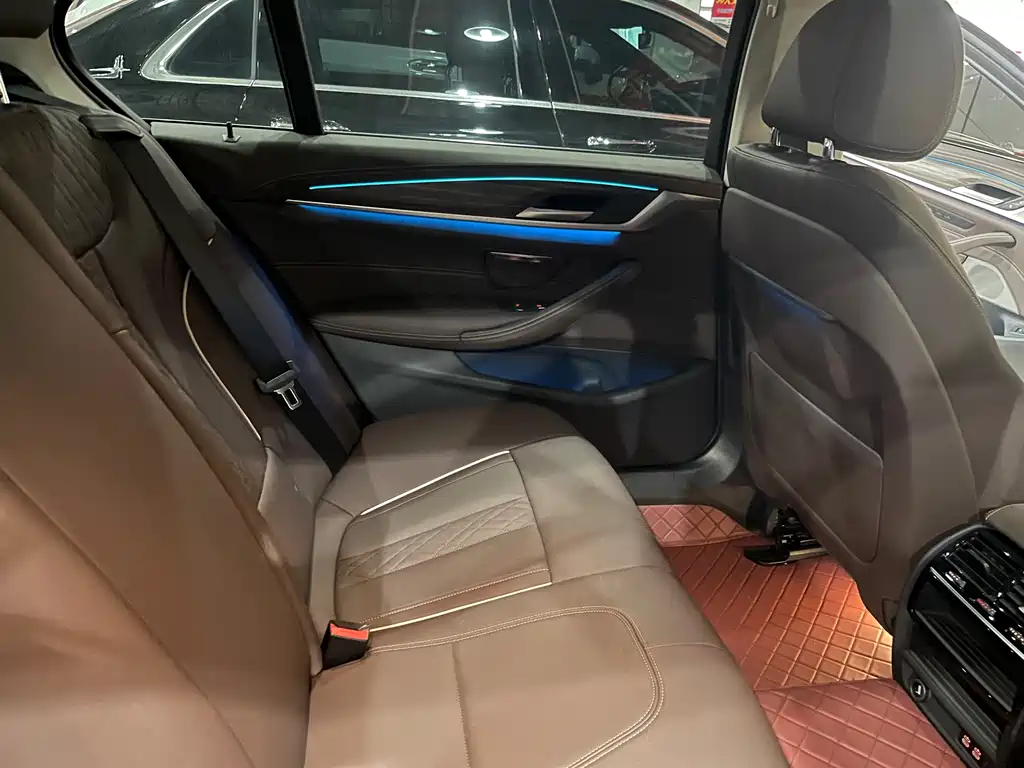 BMW 5 Series New Energy 2021 535Le Luxury Package купить на сайте DeffCars
