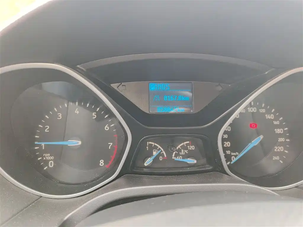 Focus 2018 hatchback classic 1.6L automatic comfort smart mobility version купить на сайте DeffCars