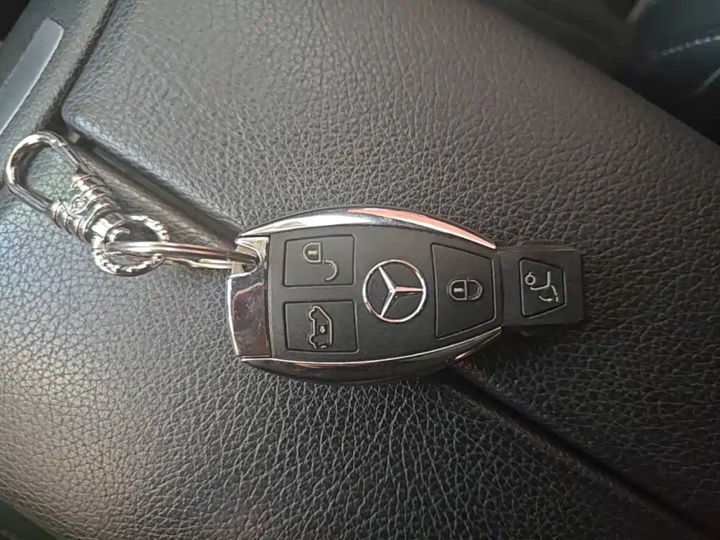 Mercedes V-Class 2018 Model V 260 Premium Edition Country купить на сайте DeffCars