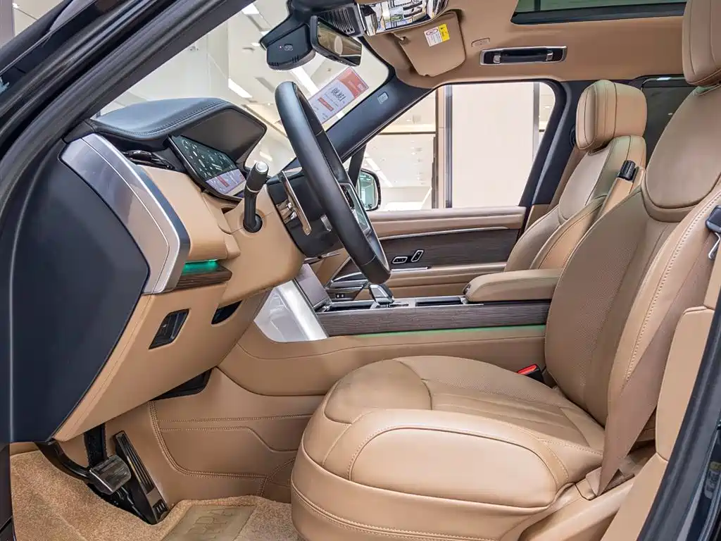 Range Rover 2025 3.0 L6 400PS Extended Edition купить на сайте DeffCars