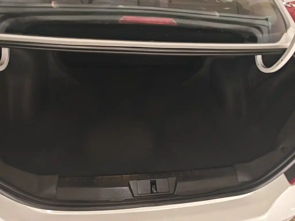 Emgrand 2017 sedan million model 1.5L manual upward version купить на сайте DeffCars