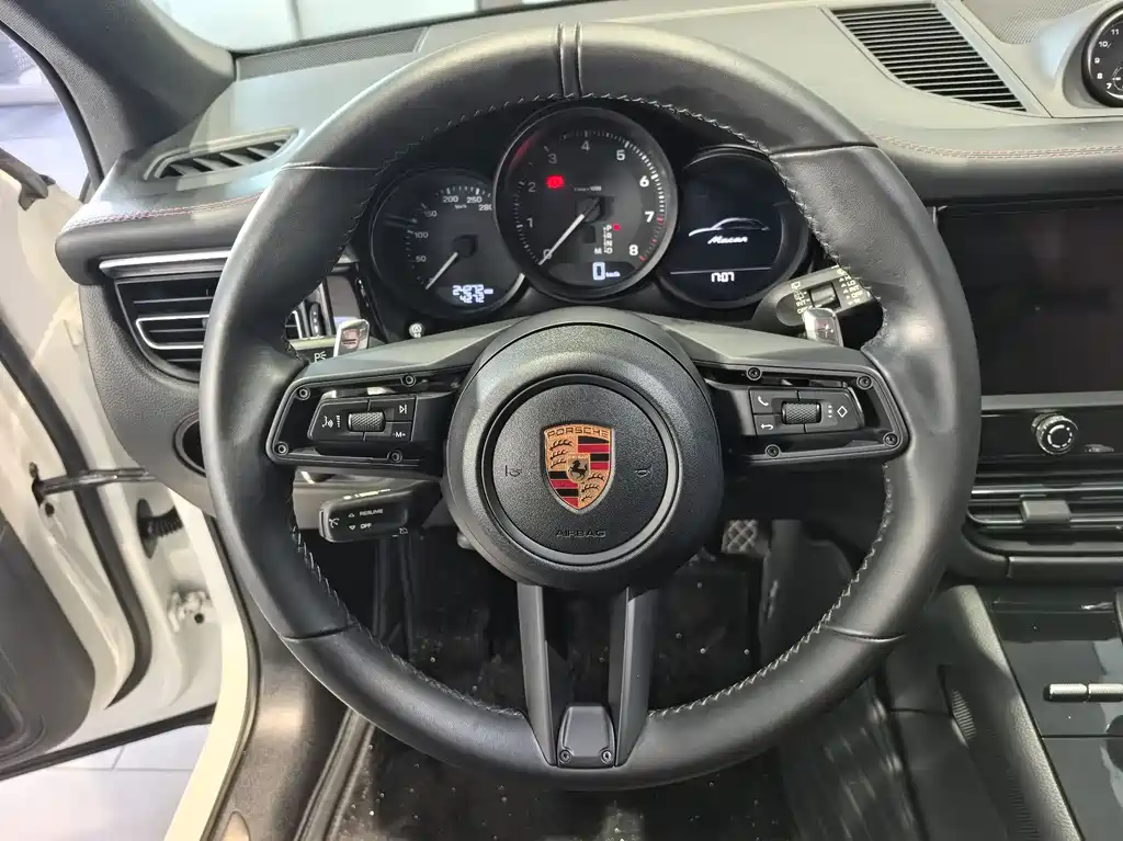 Macan 2023 Macan 2.0T купить на сайте DeffCars