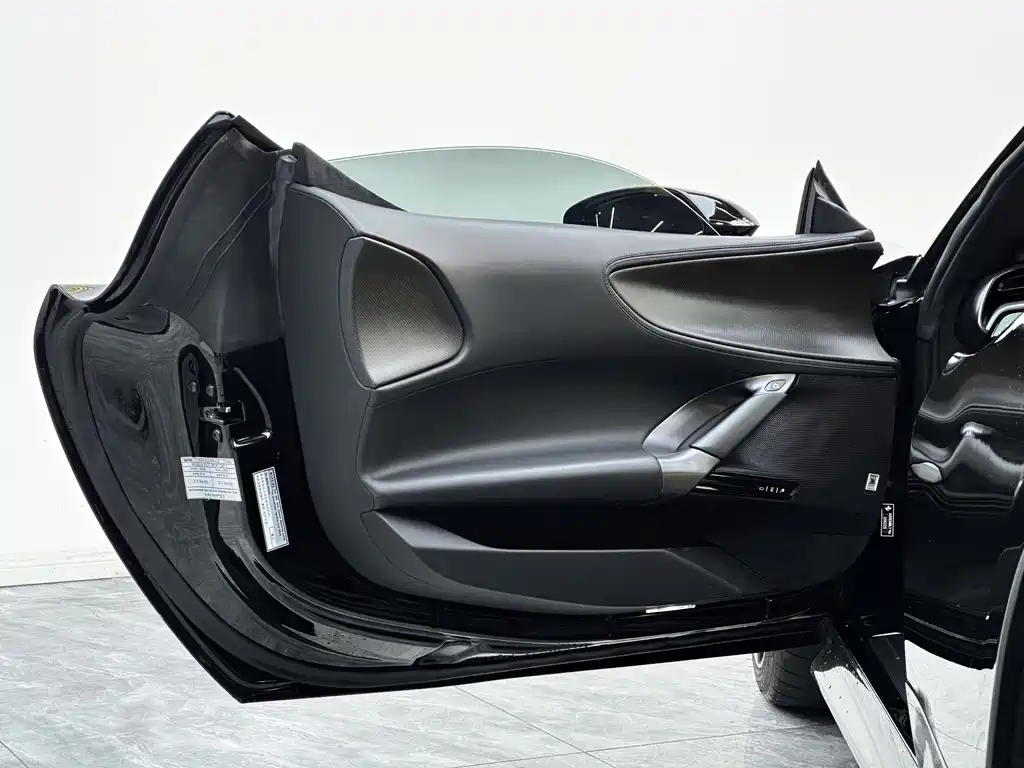 SF90 2021 3.9T V8 Spider купить на сайте DeffCars