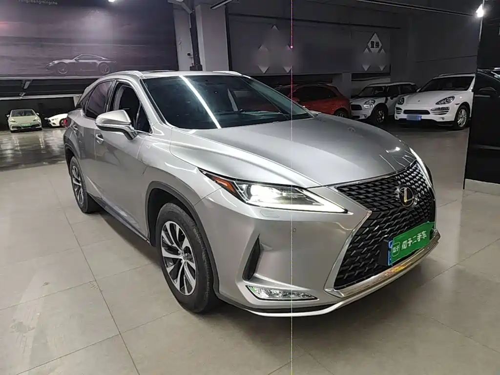 Lexus RX 2020 facelift 300 two-wheel drive elite version купить на сайте DeffCars