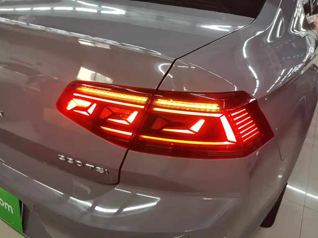 Magotan 2023 2 million commemorative edition 330TSI DSG luxury model купить на сайте DeffCars
