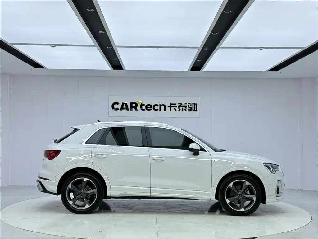 Audi Q3 2024 35 TFSI Fashionable and Dynamic купить на сайте DeffCars
