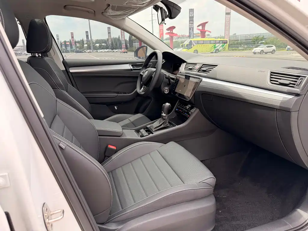 Superb 2024 TSI280 DSG Premium Edition купить на сайте DeffCars