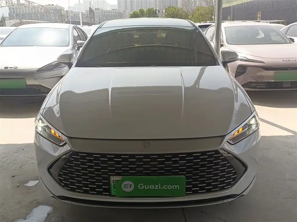Qin PLUS 2024 Honor Edition DM-i 55KM Leading Type купить на сайте DeffCars