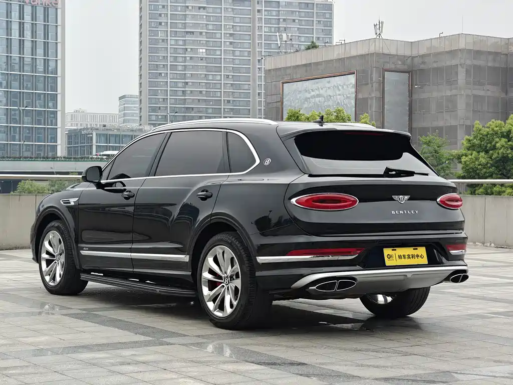 Bentayga 2023 4.0T V8 long wheelbase version купить на сайте DeffCars