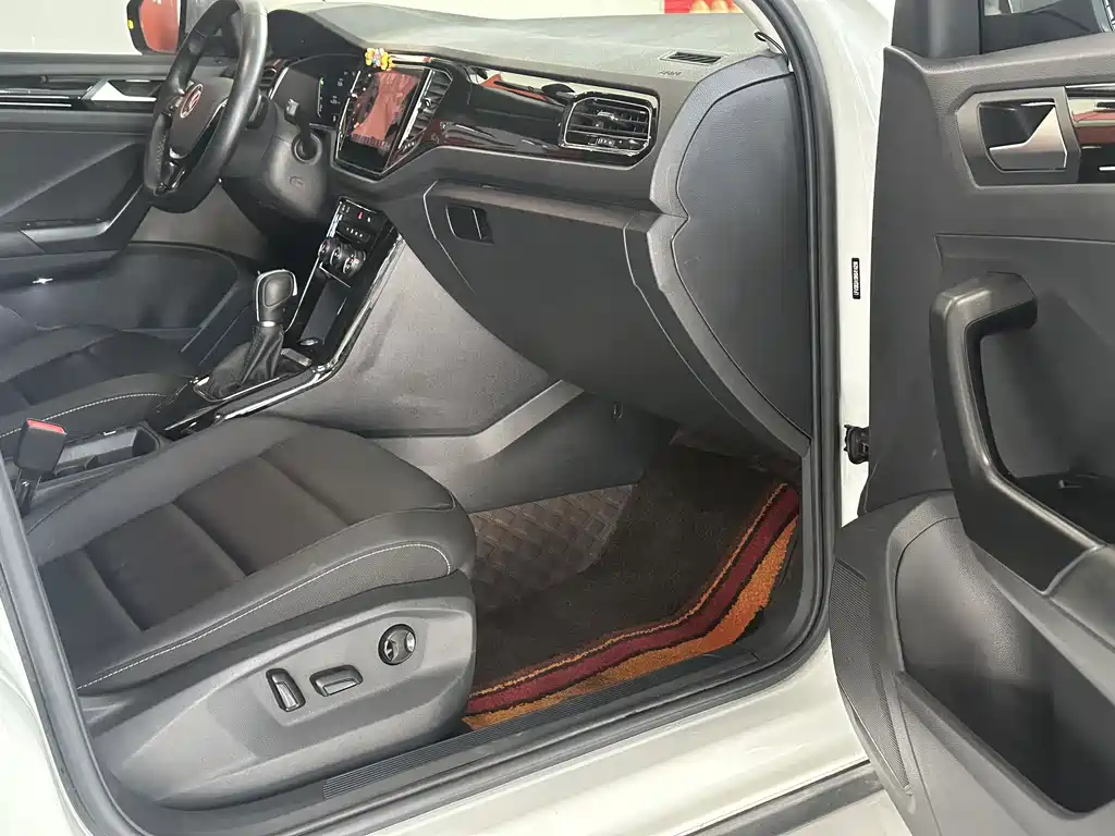 T-ROC 2022 model 280TSI DSG two-wheel drive comfort PLUS купить на сайте DeffCars