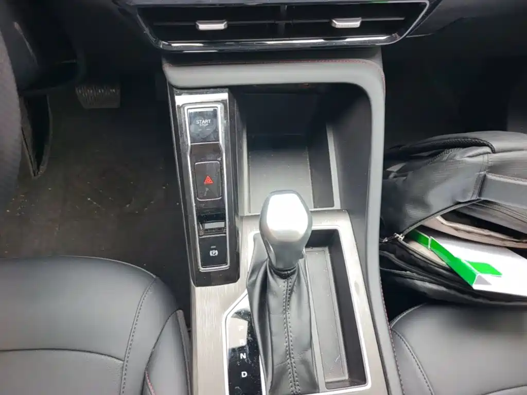 Roewe i5 2026 1.5L CVT Deluxe Edition купить на сайте DeffCars