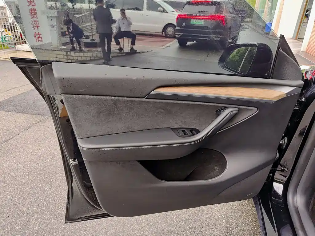 Model Y 2022 rear-wheel drive version купить на сайте DeffCars
